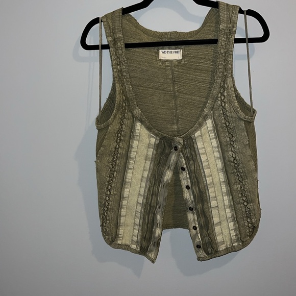 WE THE FREE TANK (L) - Picture 5 of 11